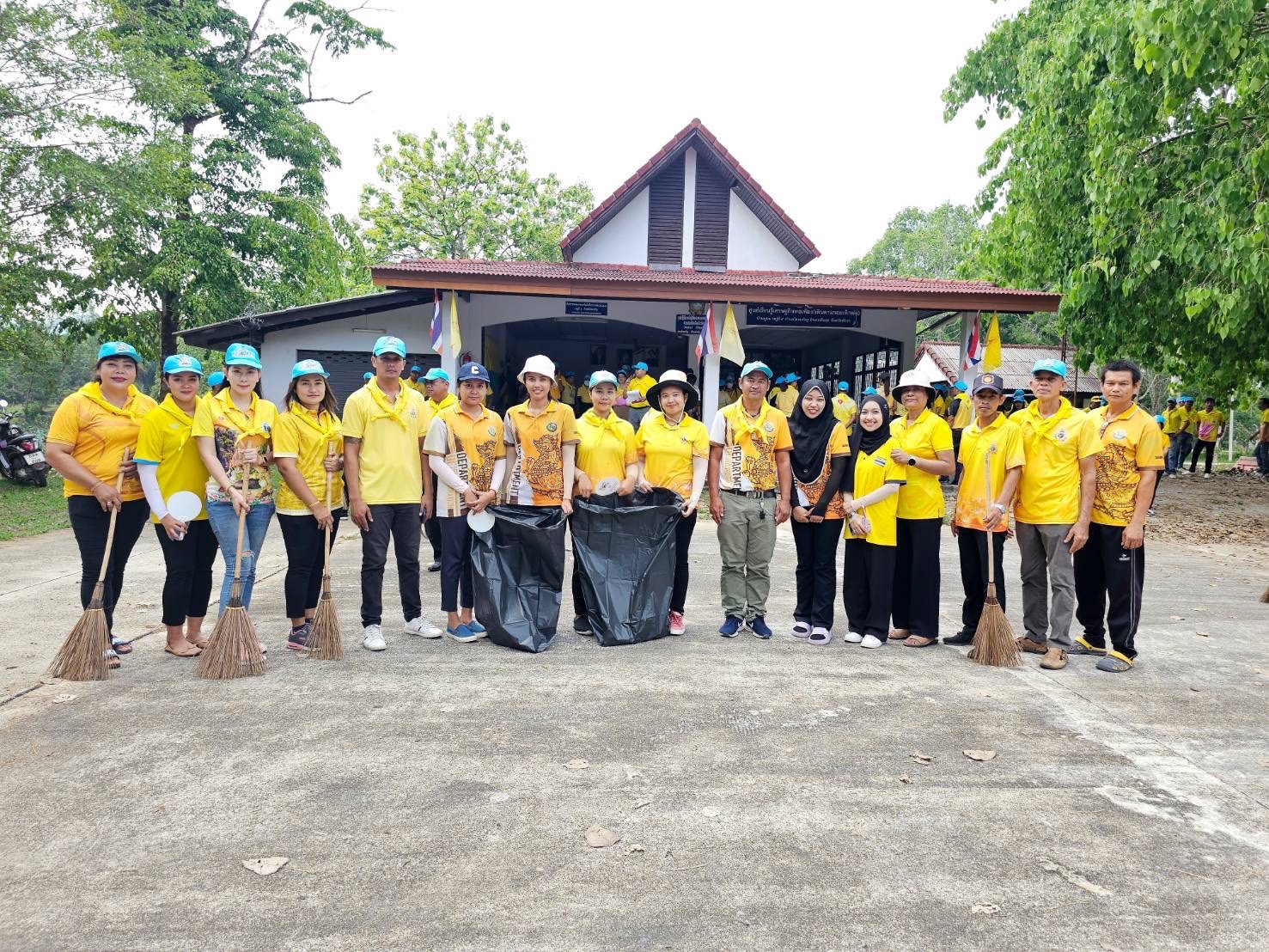 กิจกรรม Big Cleaning Day จิตอาสาพัฒนา บริเวณบึงนบหลวง เนื่องในโอกาสพระราชพิธีมหามงคลเฉลิมพระชนมพรรษา 6 รอบ 28 กรกฎาคม 2567