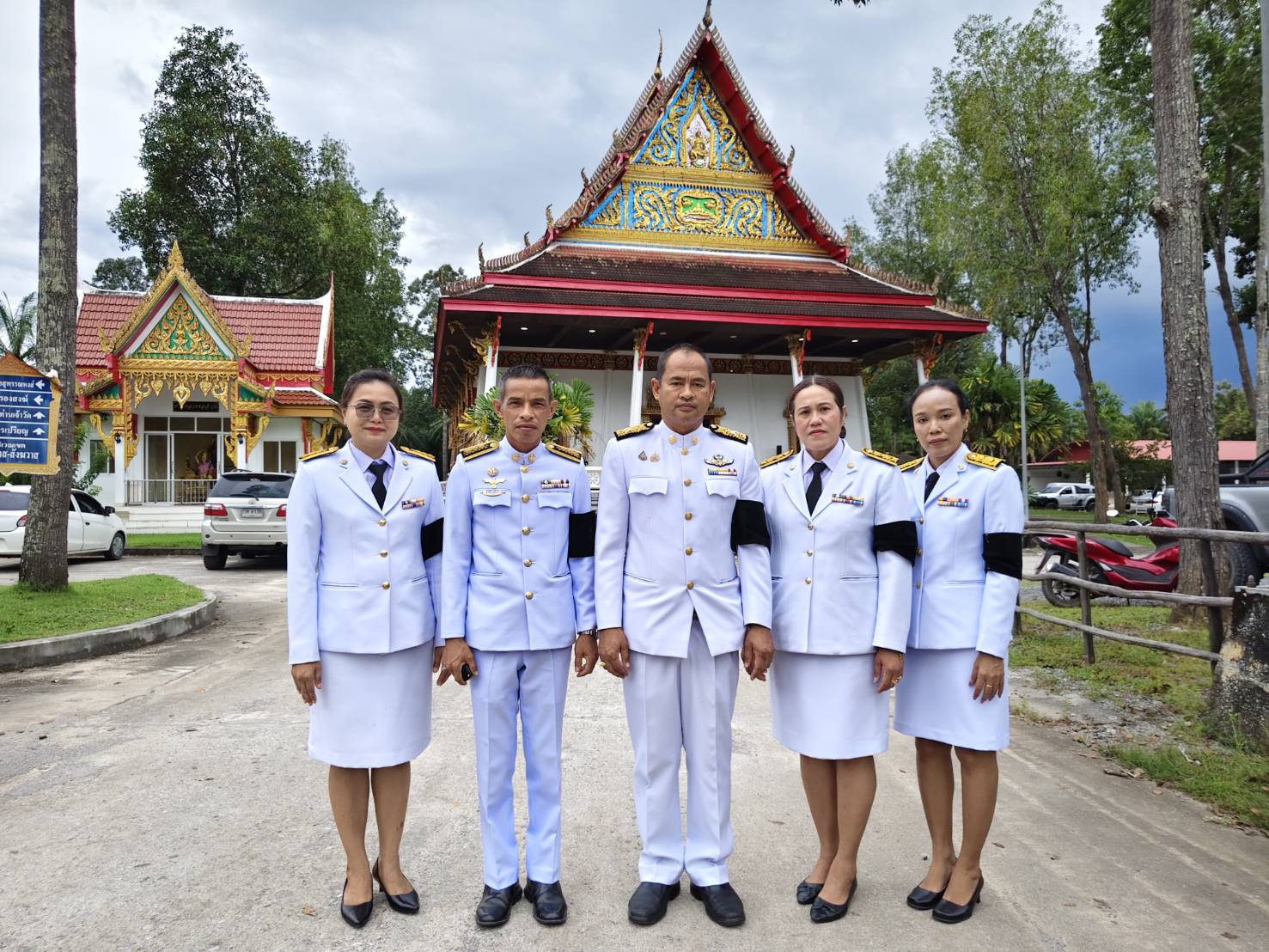 พิธีถวายน้ำสรงพระบรมศพ เบื้องหน้าพระฉายาลักษณ์ สมเด็จพระนางเจ้าสิริกิติ์ พระบรมราชินีนาถ พระบรมราชชนนีพันปีหลวง
